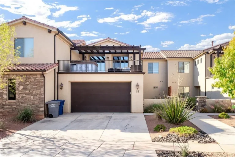 The Architectural Significance of the High-End Residential Aperture